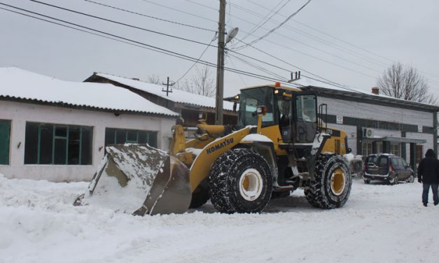 Primăriile afectate de codul roşu vor primi combustibilii consumaţi la deszăpezire