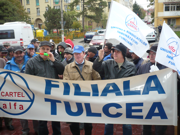 Sindicalişti tulceni de la Cartel Alfa protestează la Bucureşti