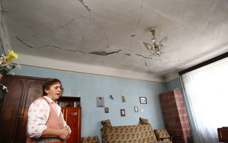Tulcenii zgâlţâiţi de cutremurul din 22 noiembrie cer să fie despăgubiţi