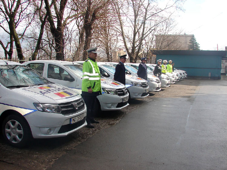 Parcul auto al IPJ Tulcea, înzestrat cu zece noi autoturisme