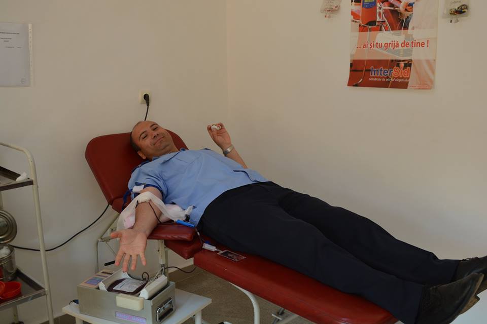 Cincisprezece jandarmi tulceni donează sânge pentru a salva vieţi