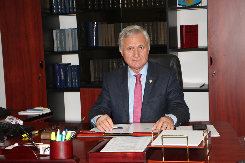 Mişcări pe scena politică Senatorul de Tulcea Ion Ganea a trecut la PSD