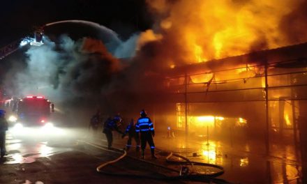 Depozitul distrus de flăcări nu avea autorizaţie de securitate la incendiu