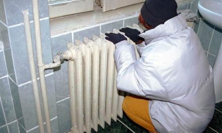 Abonaţii Energoterm riscă să rămână fără căldură în această iarnă
