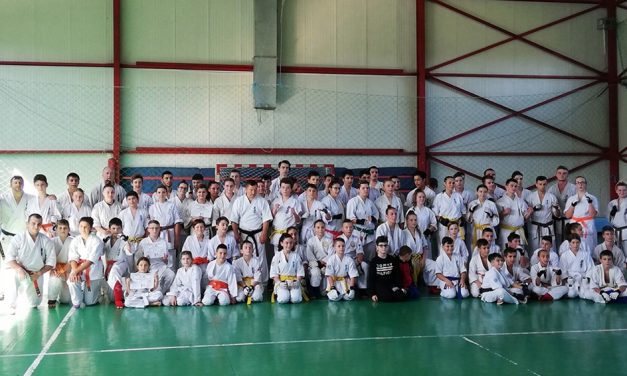 Peste 100 de sportivi au răspuns provocării 50 kumite la „Kyokushin Damashi”