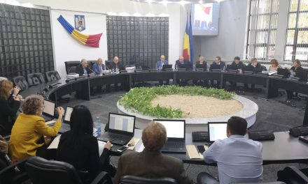 Primarul Constantin Hogea: „Nu intenţionăm să mărim taxele şi impozitele în municipiu”