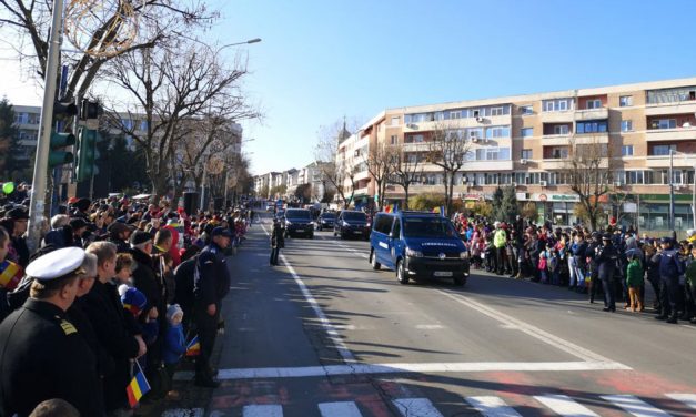 Sute de tulceni, prezenţi la manifestările dedicate Zilei Naţionale a României