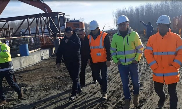 Constructorul a dat termenul la care prima maşină va trece Dunărea pe podul Tulcea-Brăila