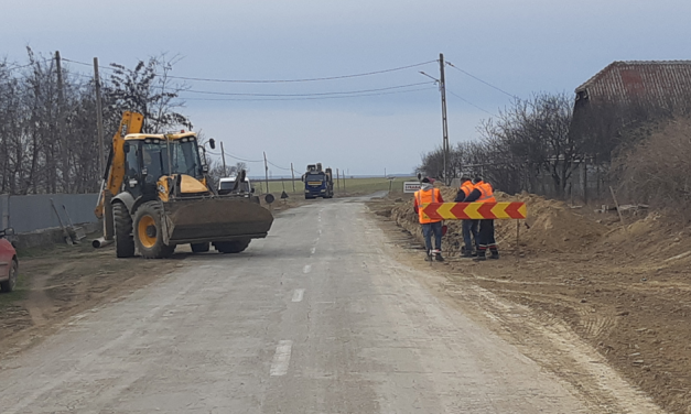 Intervenţie spectaculoasă pentru construcţia unui pod în localitatea Traian