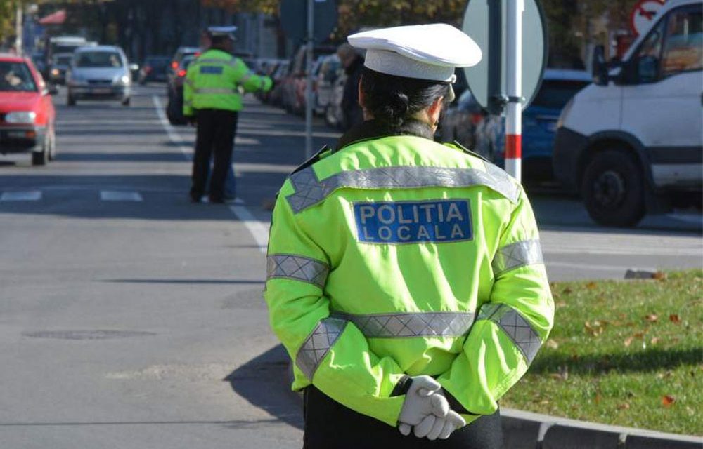 Poliţişti locali acuzaţi că nu sunt politicoşi şi nu vorbesc corect gramatical