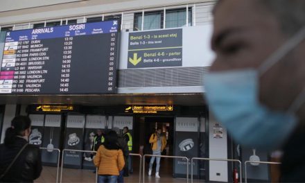 Trei tulceni întorşi din China, izolaţi acasă pentru 14 zile