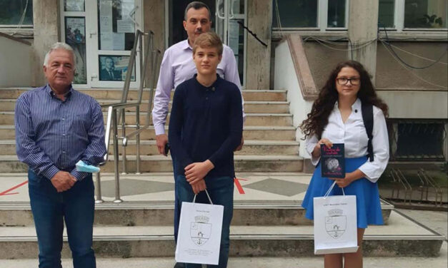 Olimpicii tulceni Iris Vavilov şi Felix Pascale, premiaţi de primarul Hogea