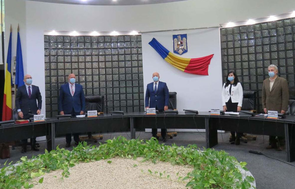 Preşedintele Horia Teodorescu şi Consiliul Judeţean au depus jurământul pentru mandatul 2020-2024