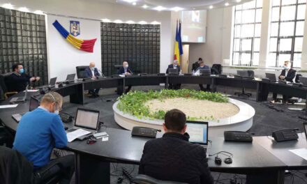 Cabinetul preşedintelui de Consiliu Judeţean a fost suplimentat cu două posturi. Liberalii au votat împotrivă
