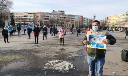 Circa 40 de sindicalişti de la „Solidaritatea Sanitară” au protestat în Piaţa Civică
