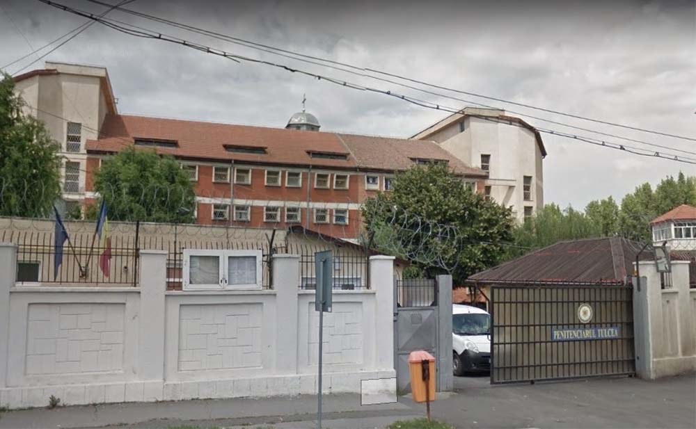 Taxă de protecţie de mii de euro încasată de un ofiţer din Penitenciarul Tulcea