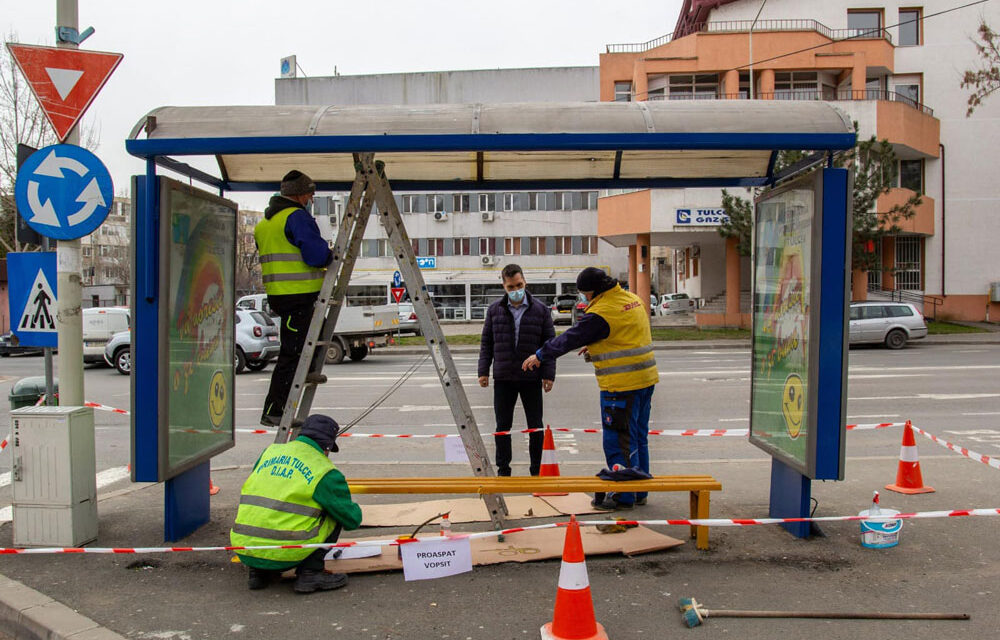 Primăria Tulcea a început reabilitarea staţiilor de autobuz