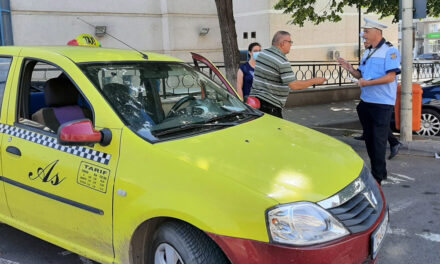 Taximetrişti tulceni în şlapi şi pantaloni scurţi, amendaţi de poliţiştii locali