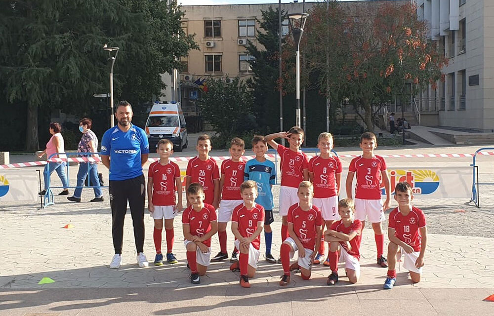 Fotbalul i-a atras pe tinerii din municipiu la mişcare