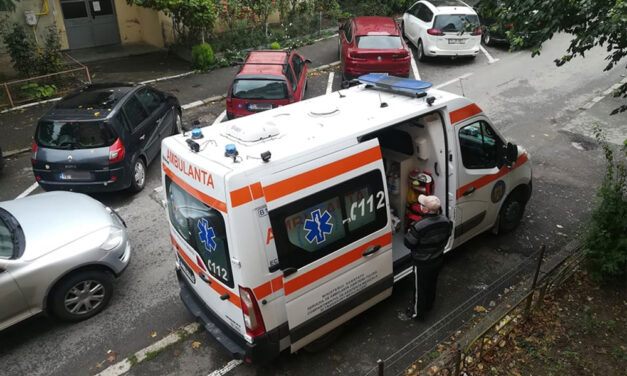 Sute de tulceni sună la Ambulanţă şi cer să fie testaţi