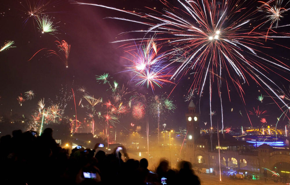 Artificii de Revelion doar cu Trust Fireworks