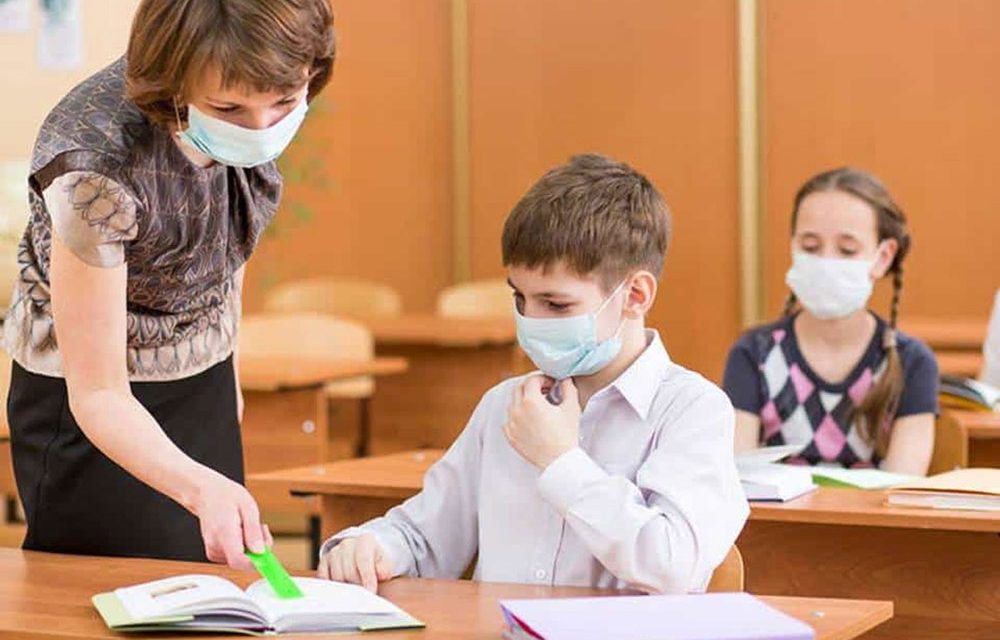 Tulcea: Cele 12 unităţi şcolare care au rata de vaccinare sub 60% trec în online