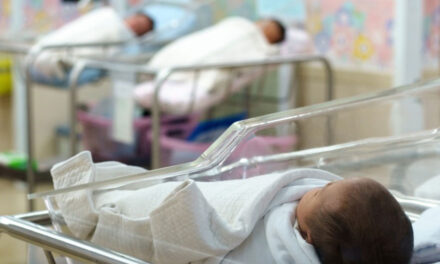 Opt nou-născuţi abandonaţi anul trecut la Tulcea, trei anul acesta