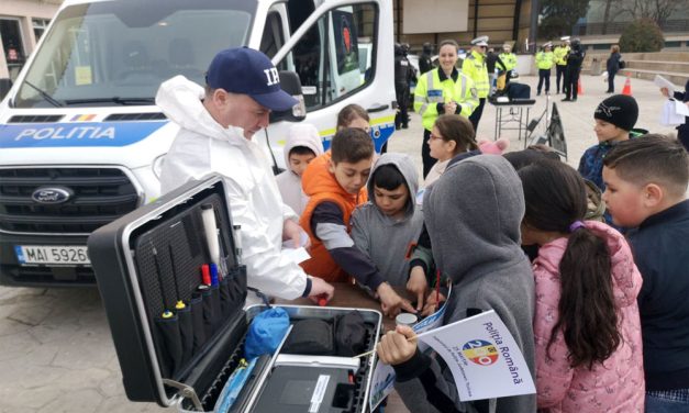 Copii amprentaţi la Tulcea, de Ziua Poliţiei Române