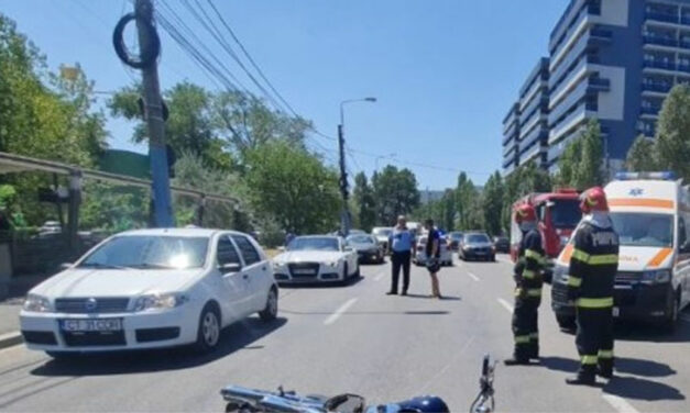 Ambulanţă din Tulcea ce transporta un bebeluş, implicată într-un accident la Constanţa