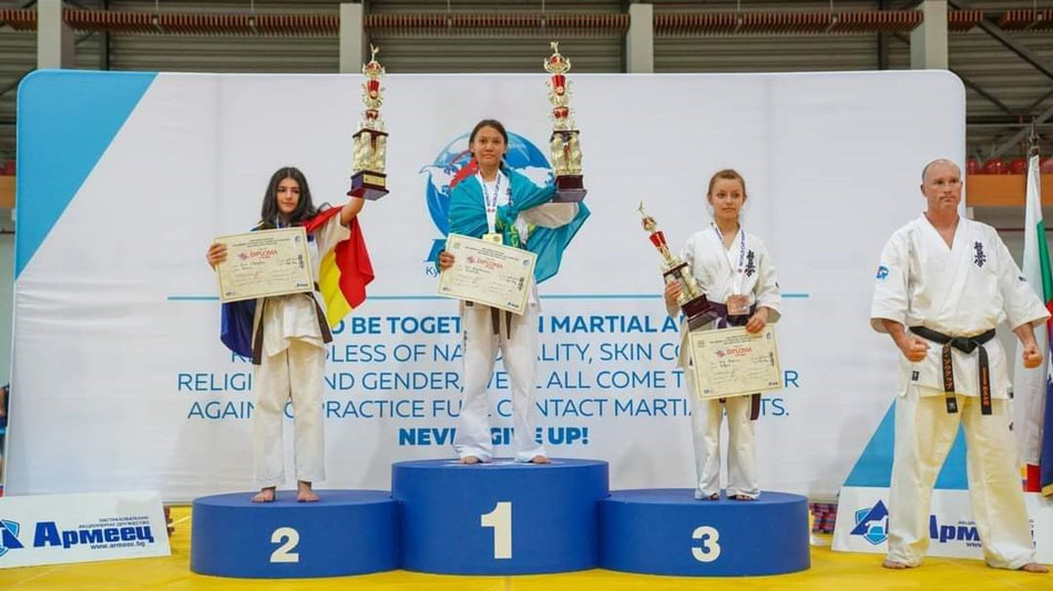 Două medalii de argint pentru luptătorii lui Pănuţă, la Campionatul Mondial KWU