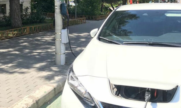 Tulcea devine verde: şoferii vor avea la dispoziţie 15 staţii de încărcare gratuită a maşinilor electrice