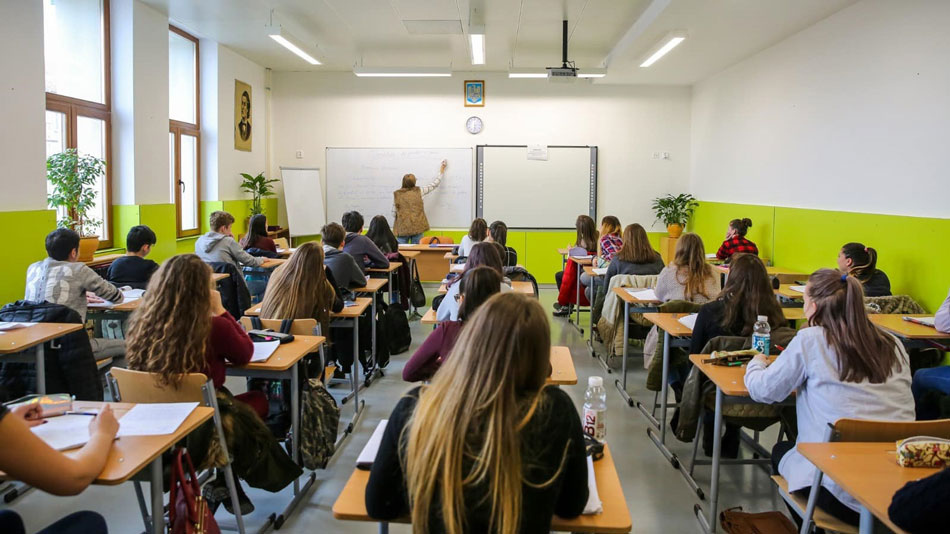 Noile legi ale Educaţiei pot schimba din temelii învăţământul din România