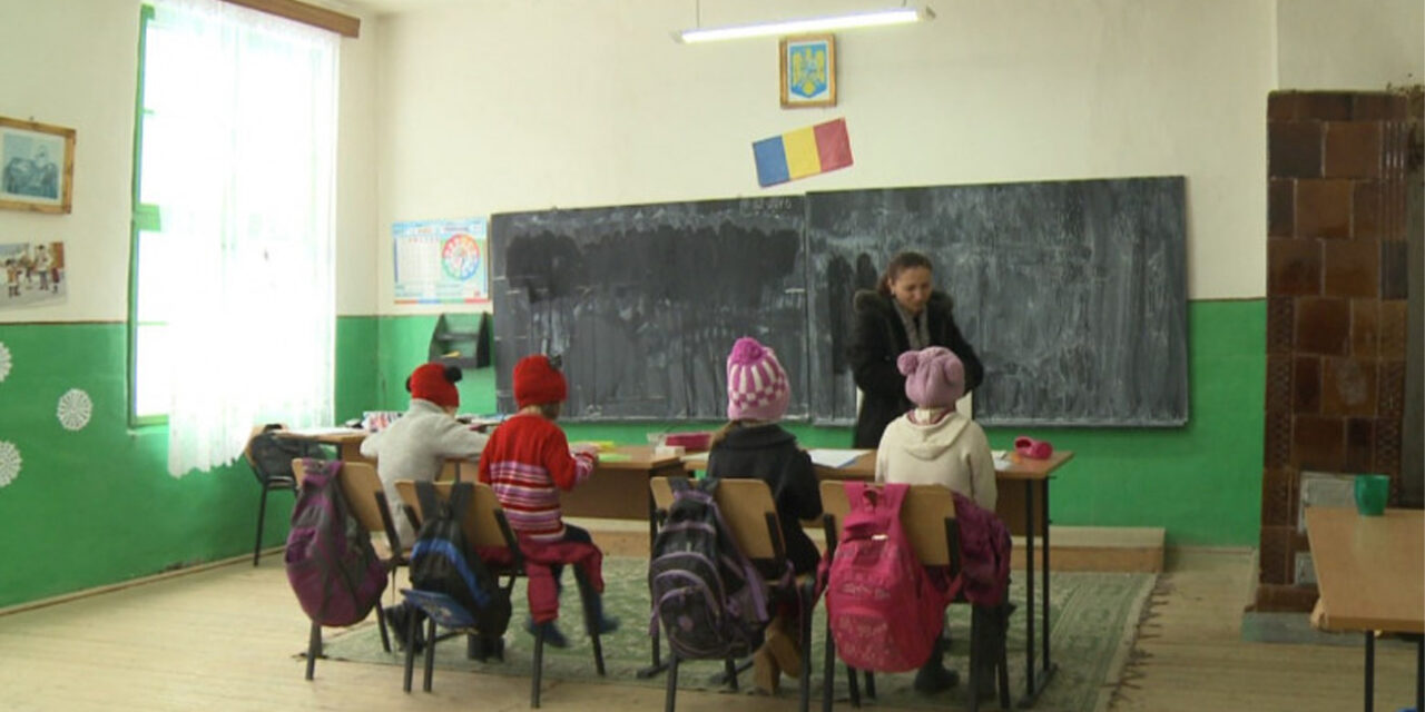 Toţi copiii din satele Deltei învaţă în clase simultane