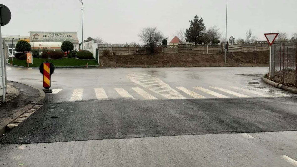 Primele treceri pentru pietoni supraînălţate şi semafoare temporizate, în municipiu