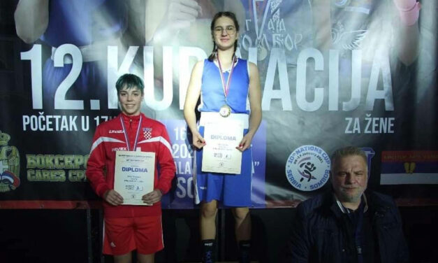 Amalia Ţugui, prima medalie de aur internaţională, la boxAmalia Ţugui, prima medalie de aur internaţională, la box