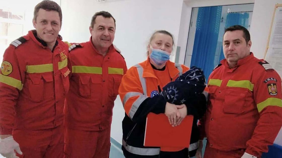 O femeie din Greci a născut în ambulanţa SMURD, cu ajutorul paramedicilor
