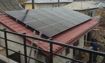 Instalatorii de sisteme fotovoltaice subvenţionate, obligaţi să depună garanţii de minim 40.000 de euro