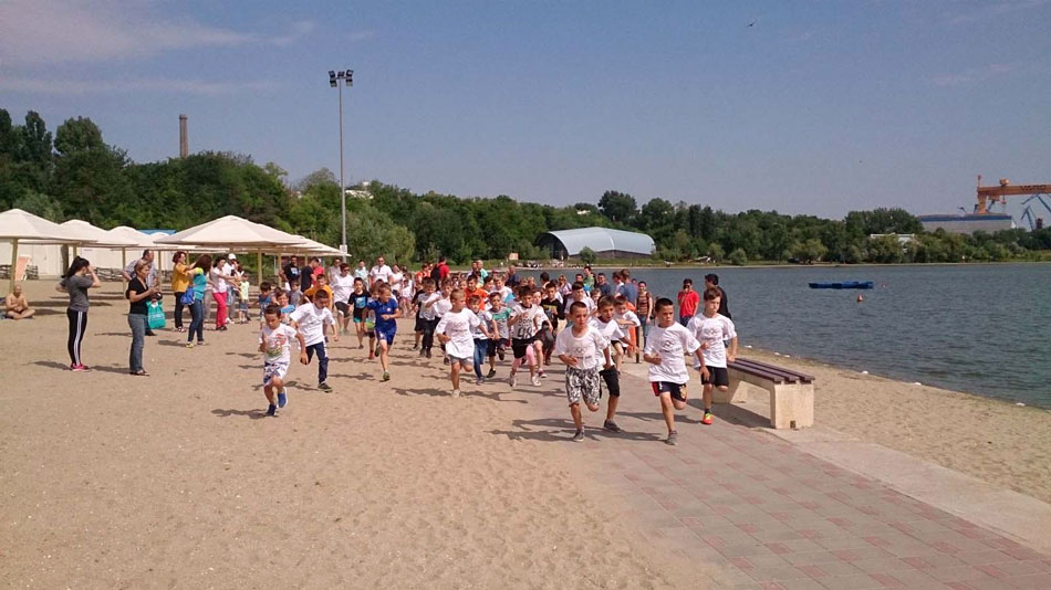 Tulcenii aleargă astăzi la Crosul „Ziua Olimpică”, în  Parcul Ciuperca