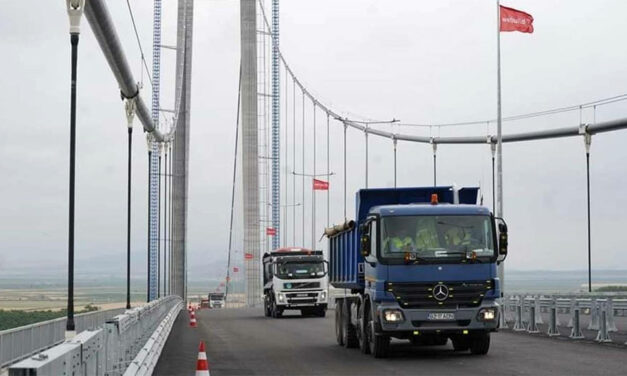 Podul peste Dunăre, testat: s-au folosit 60 de camioane fiecare cu încărcătură de 40 tone