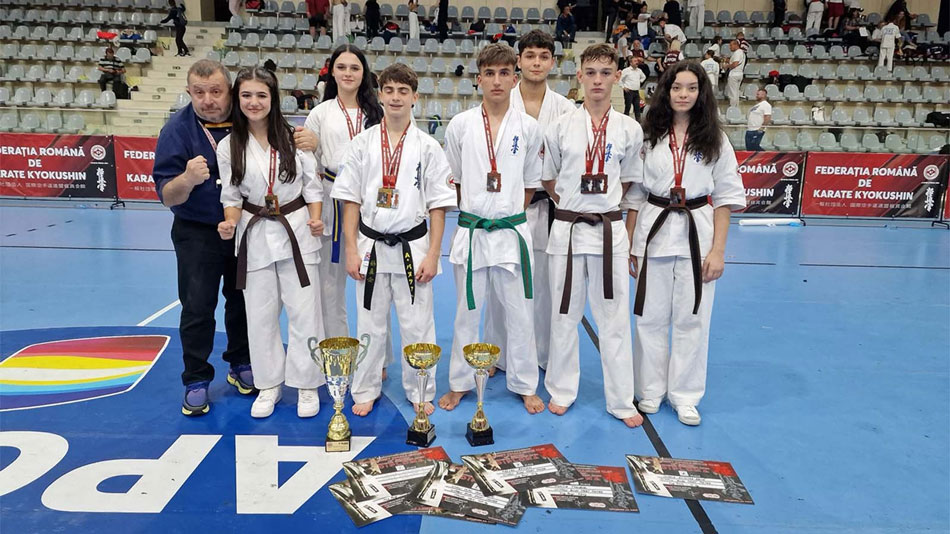 Peste 20 de medalii obţinute de karatiştii tulceni la competiţia internaţională “Bucharest Challenge Cup”