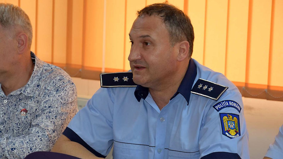 Şeful IPJ Tulcea, comisar-şef Daniel Grădinaru: “Dacă elevul este prins fumând în faţa şcolii, vor fi sancţionaţi  părinţii”