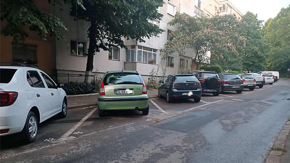 Tulcenii din cinci zone din municipiu pot solicita locurile de parcare rămase libere