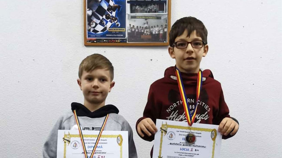 Alexandru Guriencu şi Alexandru Petrov, argint la Cupa „1 Decembrie” la şah