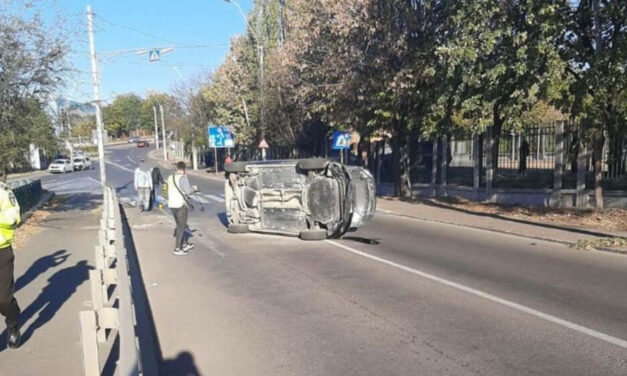 Două tulcence, lovite de o maşină pe trecerea de pietoni, în Galaţi