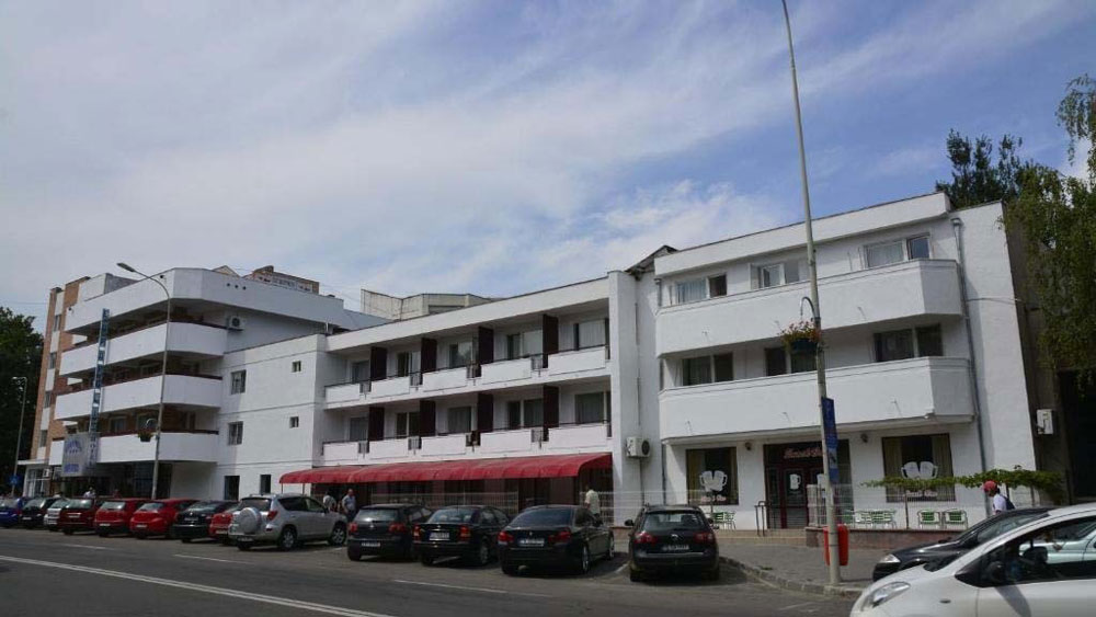 Primăria Tulcea rămâne în hotelul Europolis până în vara anului viitor