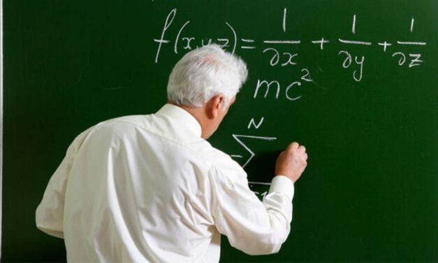 12 profesori din Tulcea rămân la catedră, după ce au împlinit vârsta de pensionare