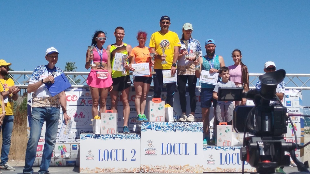 Maratonul Nisipului Marea Neagră: Cornel Vasiliu şi Nicoleta Ciortan, campioni la cursa de semimaraton