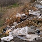 Primării tulcene amendate pentru deşeuri abandonate