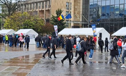 Târgul meseriilor pentru elevi se deschide vineri în Piaţa Civică