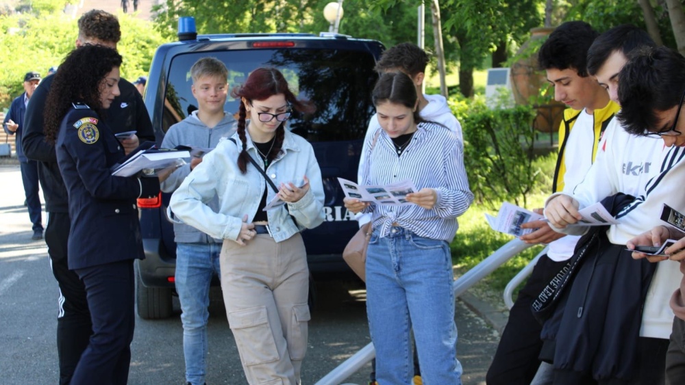 Înscrierile la şcolile de agenţi de poliţie se încheie marţi